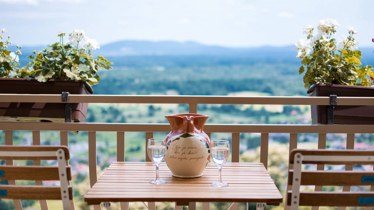 Semic Apartment | Peaceful paradise among vineyards with charming balcony view. River Kolpa nearby