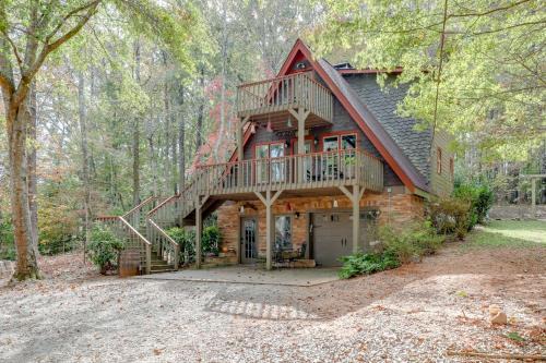 Gainesville House | Peaceful Paradise Cabin Farmhouse with Huge Hot Tub