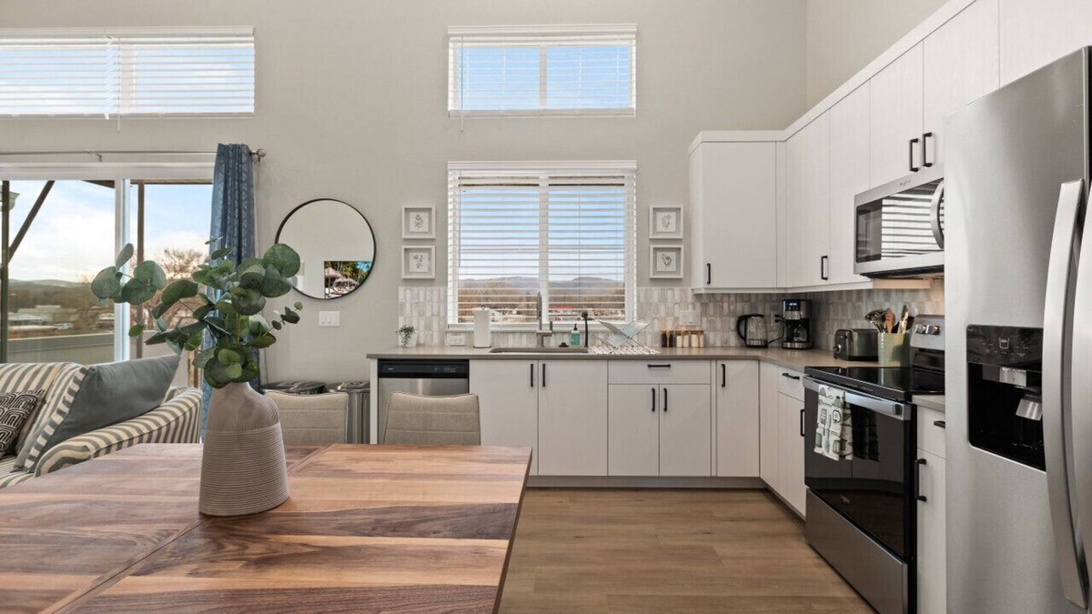 Old Town North Apartment | Peaceful Patio & King Comfort 1mi to Old Town