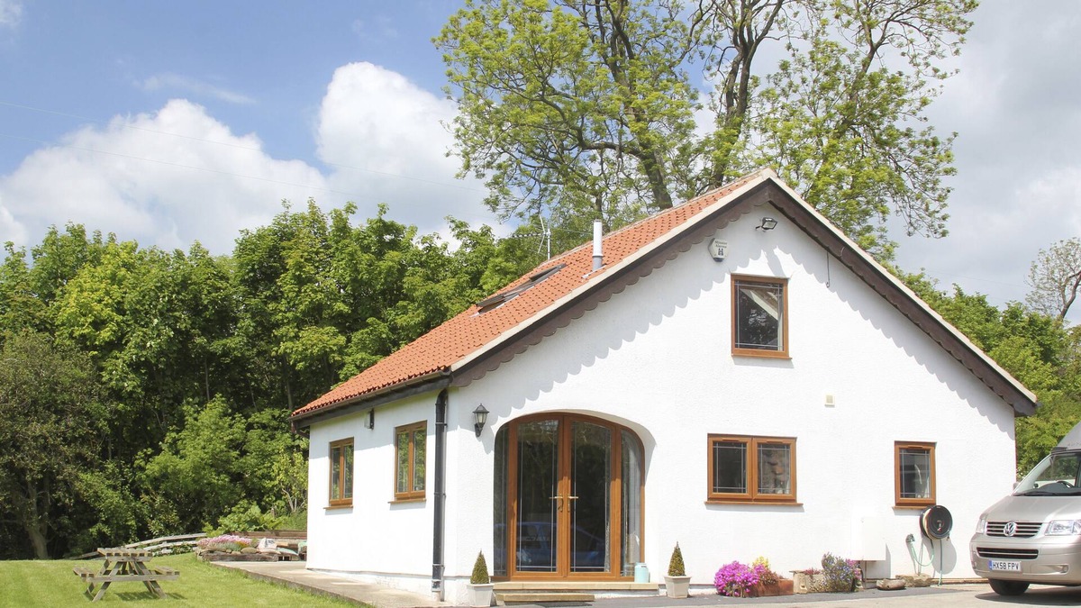 Stittenham Cottage | Peaceful pet friendly hill farm getaway in beautiful countryside near York