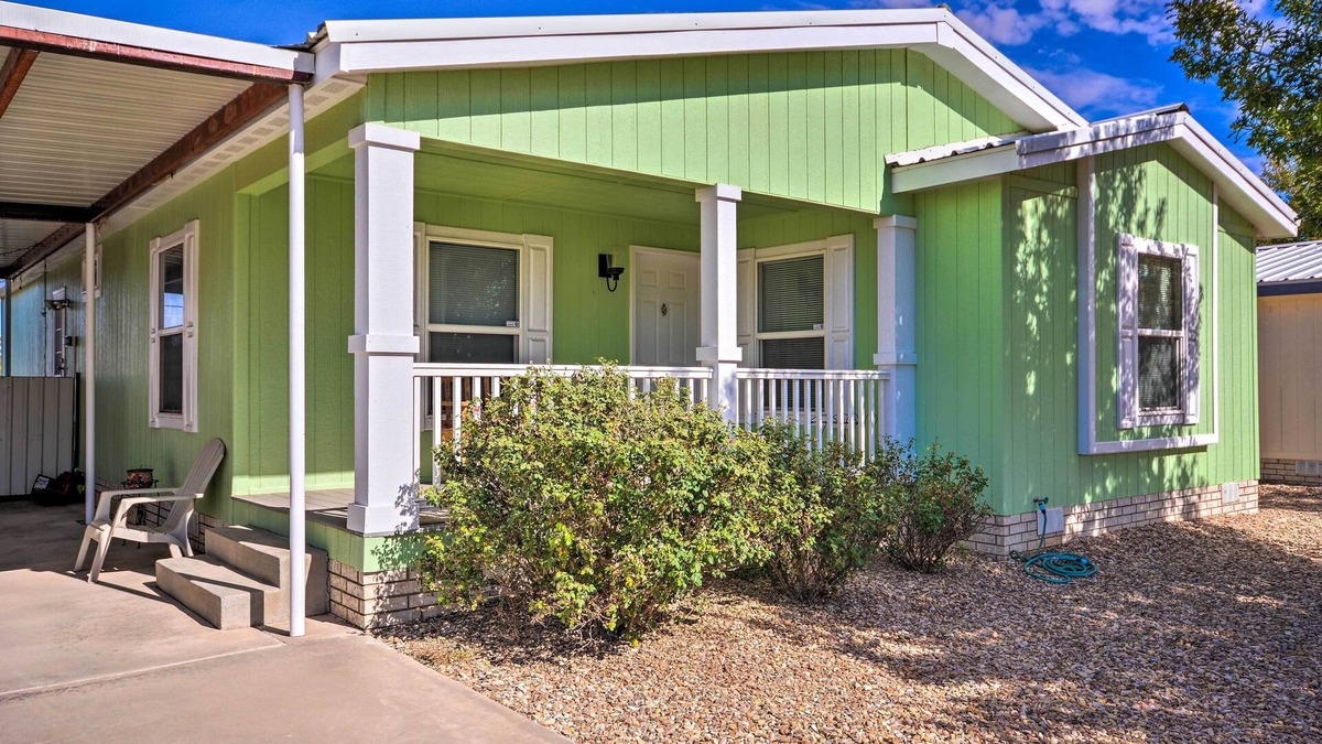 Portales House | Peaceful Portales Escape w/Patio & Grill!