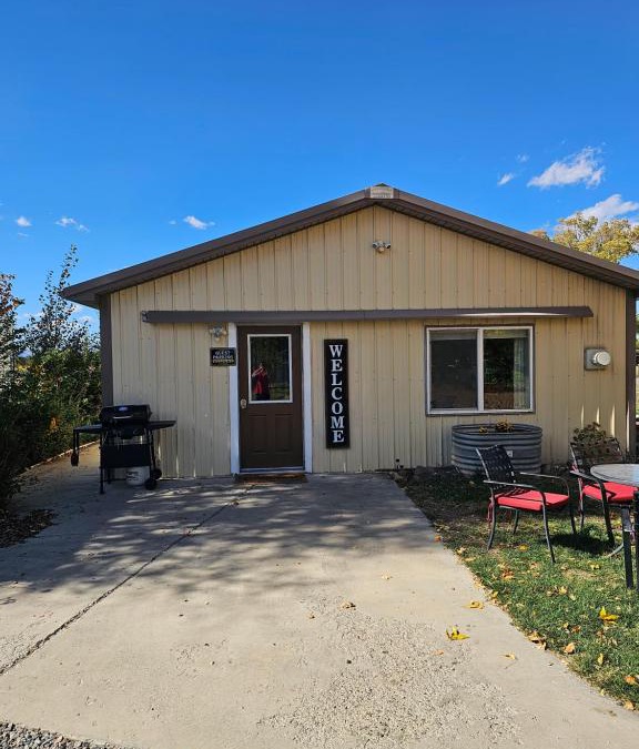 Fruitvale Villa | Peaceful, Private and Airy on a 5 acre farm