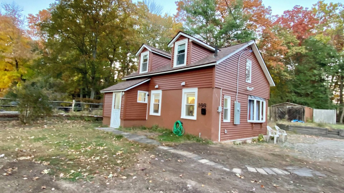 Simsbury Center House | Peaceful & Private house in charming Simsbury. No pets