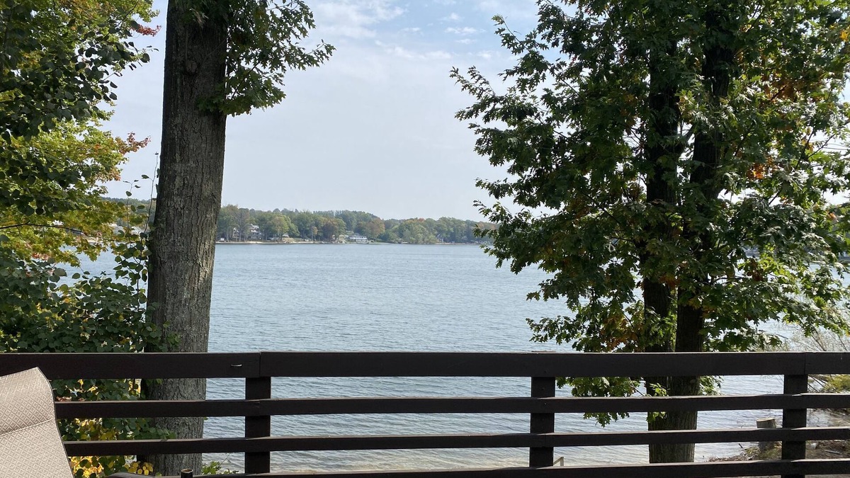 Hart House | Peaceful, private setting on a beautiful lake. Just added central A/C and Wi-Fi