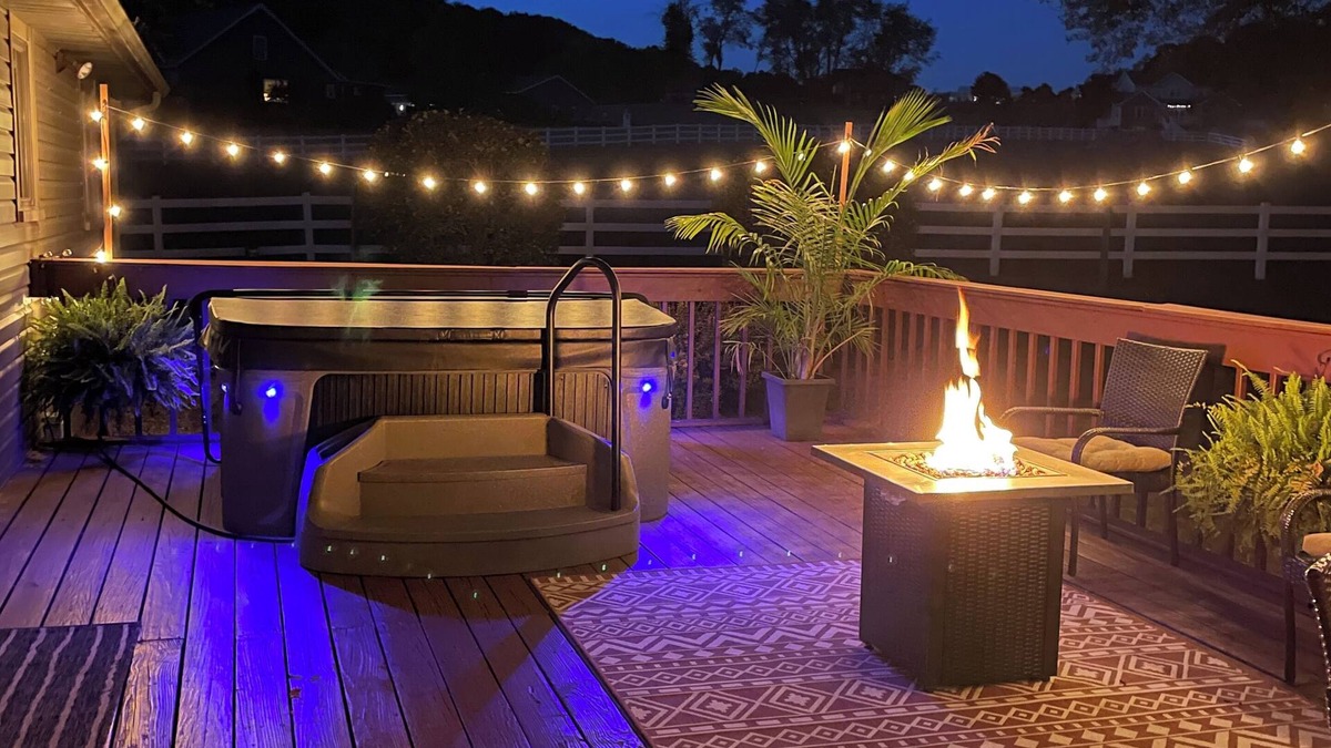 Beach City House | Peaceful, Quiet Country Guesthouse with Hot Tub