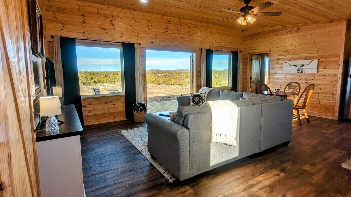 Robert Lee Cabin | Peaceful quite cabin to kick back, relax and recharge!