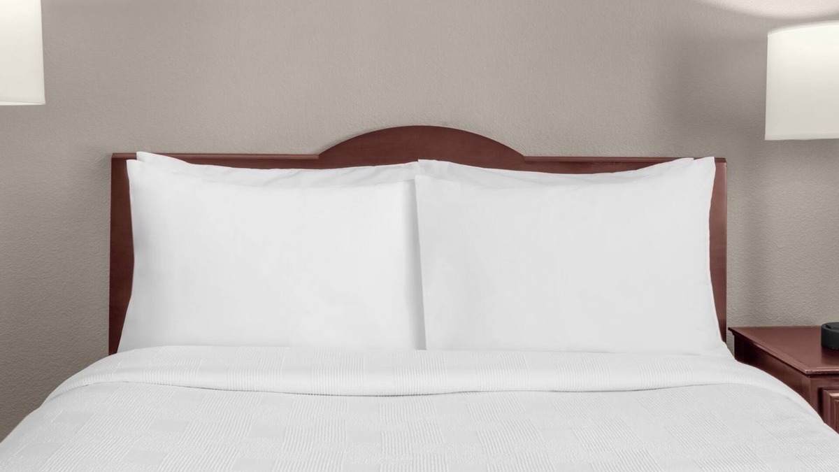 The East Side Hotel | Peaceful Retreat – Free Grocery Service, Coffee & Kitchen