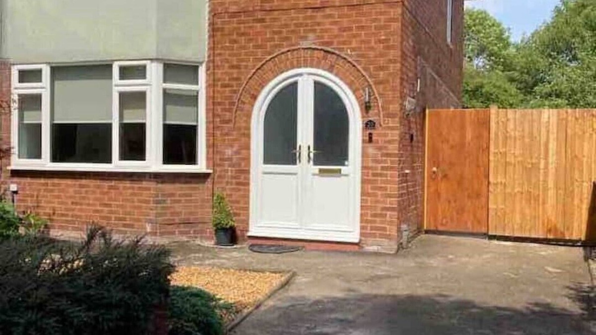 Chester House | Peaceful renovated home, fab location, pet friendly, garden & parking sleeps 5
