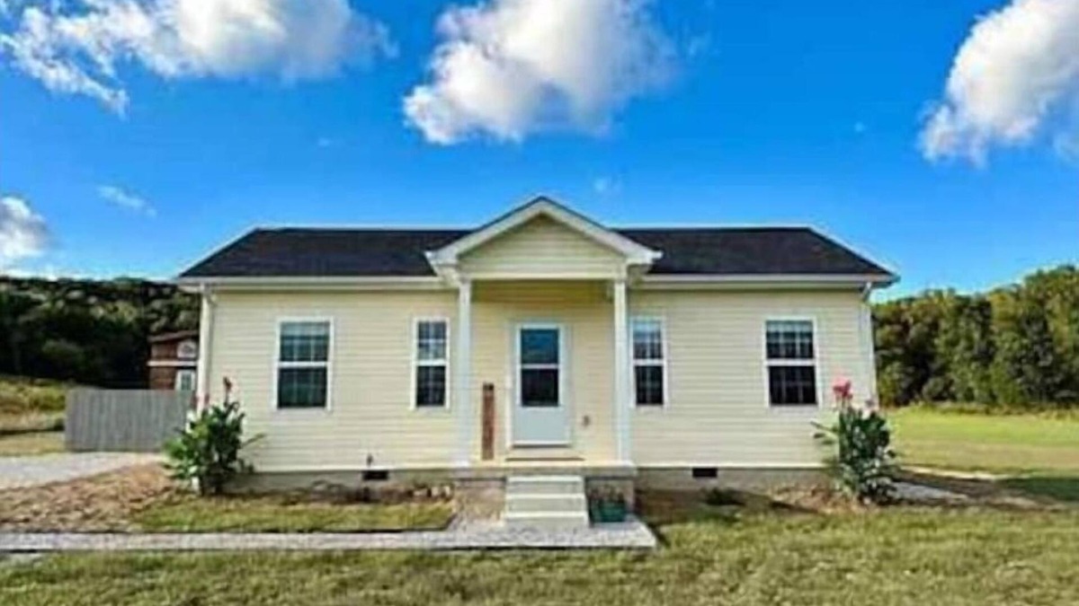Bronston House | Peaceful rental near Conley Bottom & Burnside