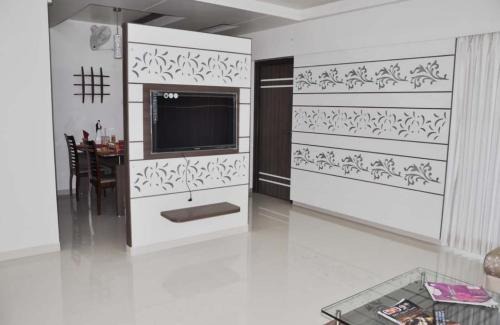 Vadodara Apartment | Peaceful Retreat 3BHK For six person