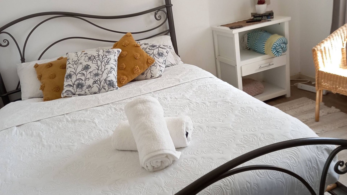 Pioneer Bay House | Peaceful Retreat Bass Coast. Neat & clean space to chill .
