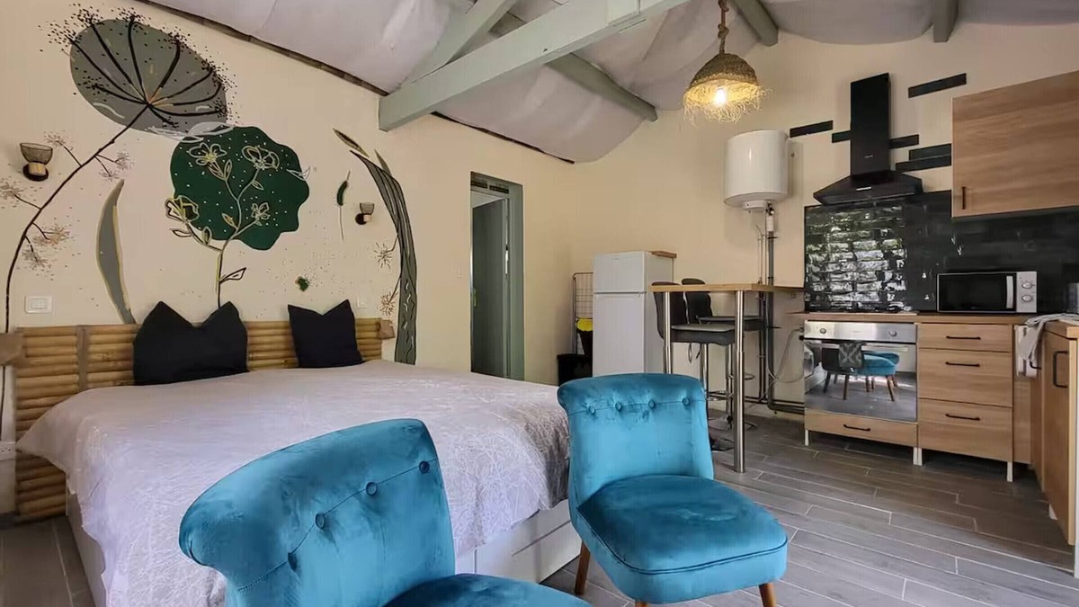 La Coquille Apartment | Peaceful retreat in lakeside cottage