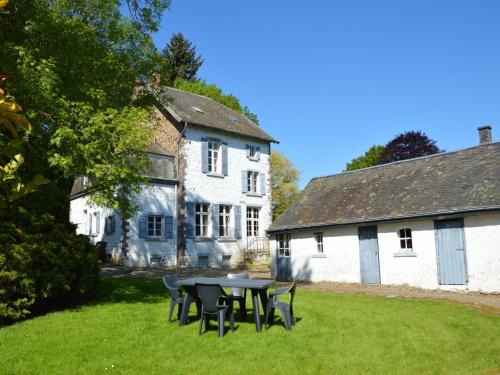 Roumont House | Peaceful Retreat in Roumont