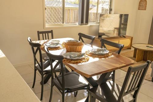 Yarrabilba House | Peaceful Retreat - Spacious Family Home in Yarrabilba perfect for Family or Professionals