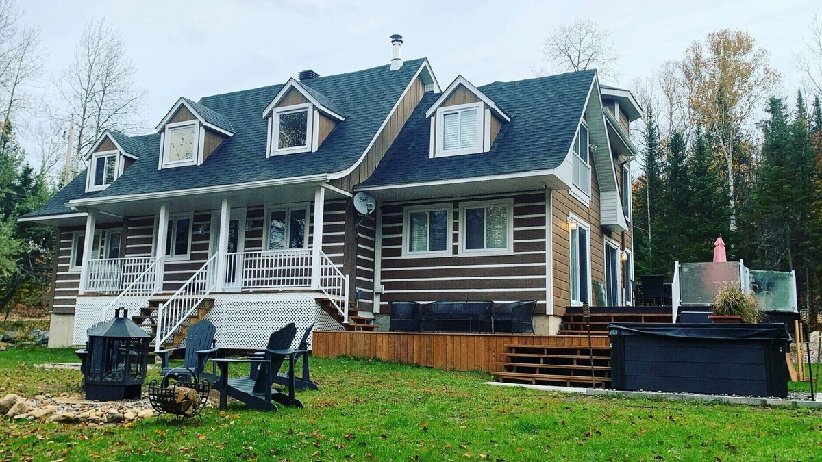 Amherst Cottage | Peaceful riverfront cottage