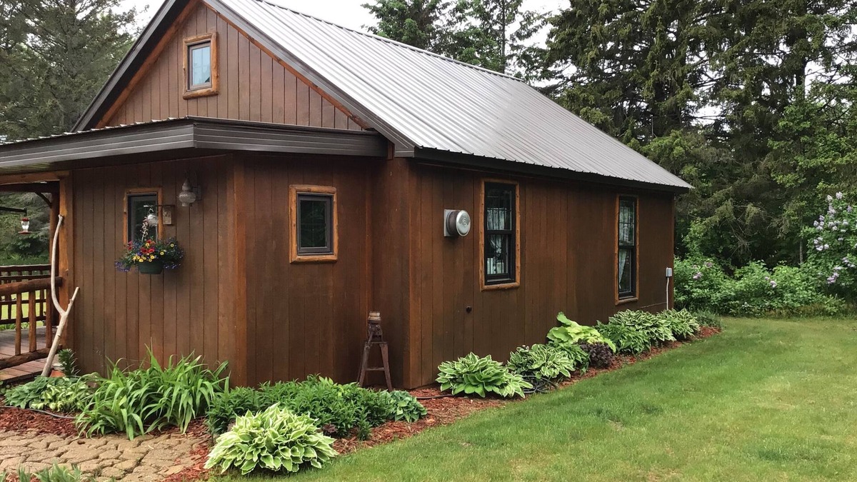 Ontonagon Cabin | ✨🌌Peaceful riverside cabin in the UP near public beach🌊, 🥾trails & the Porkies!🌲