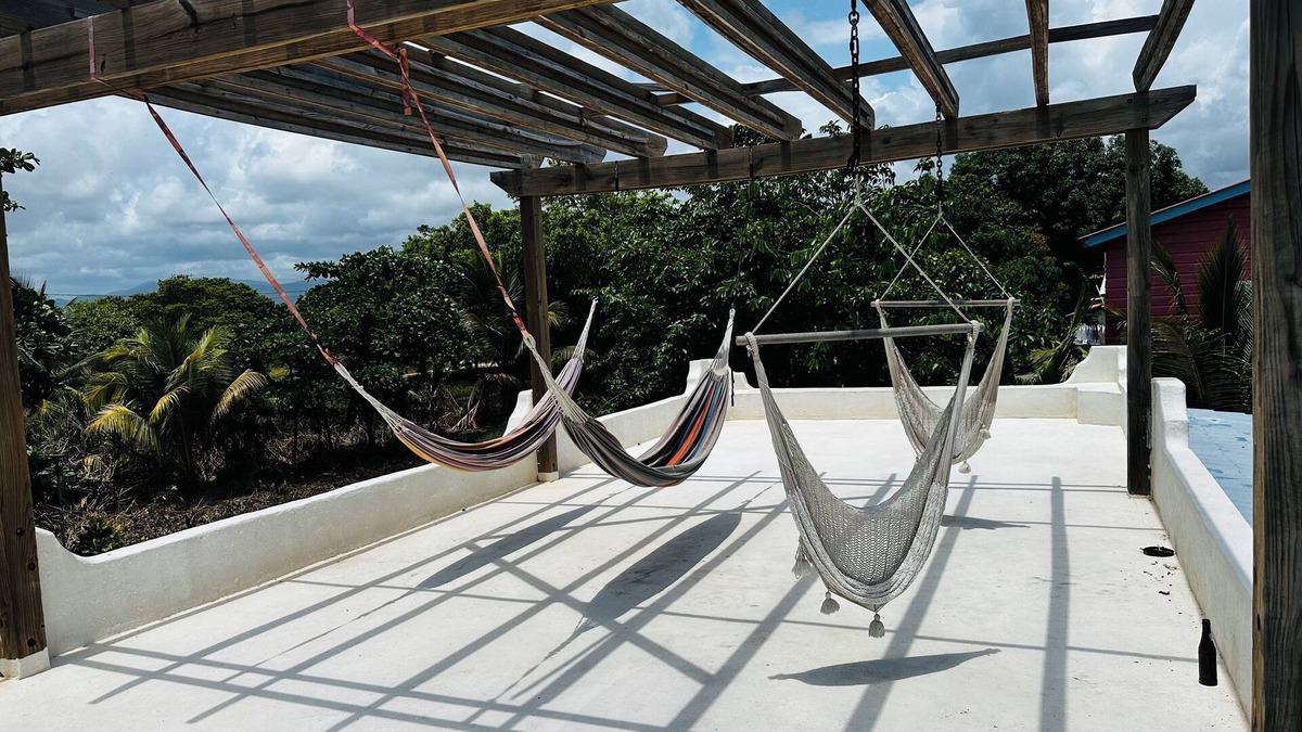 Hopkins House | Peaceful Rooftop Pergola One Block from the Beach