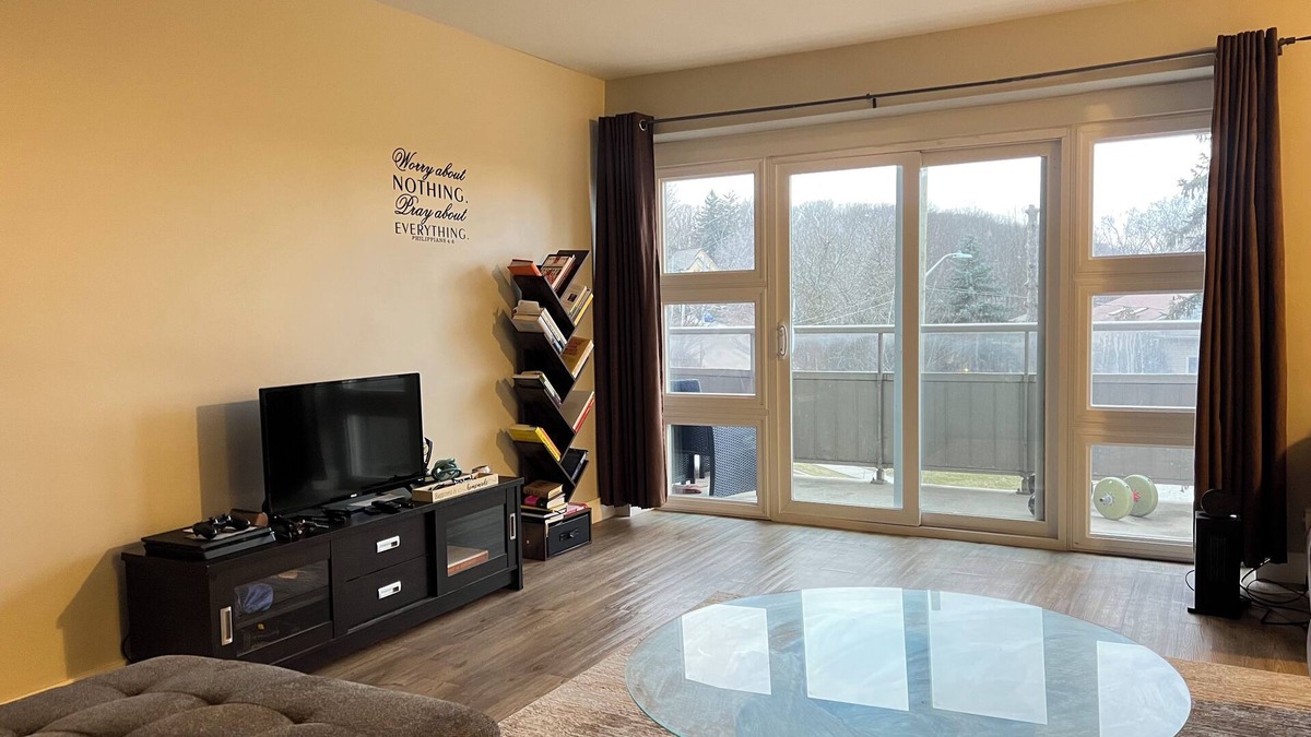 Glenridge Apartment | Peaceful Room in shared urban oasis