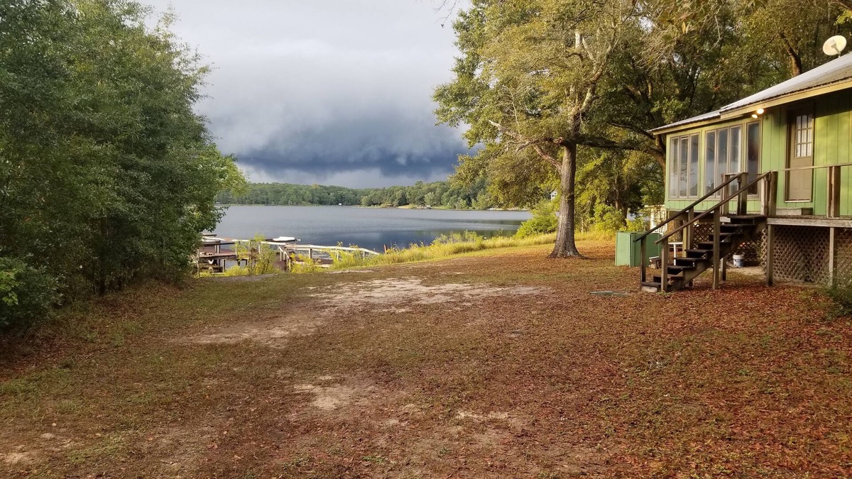 De Funiak Springs Cabin | Peaceful, Secluded Lakefront Cabin