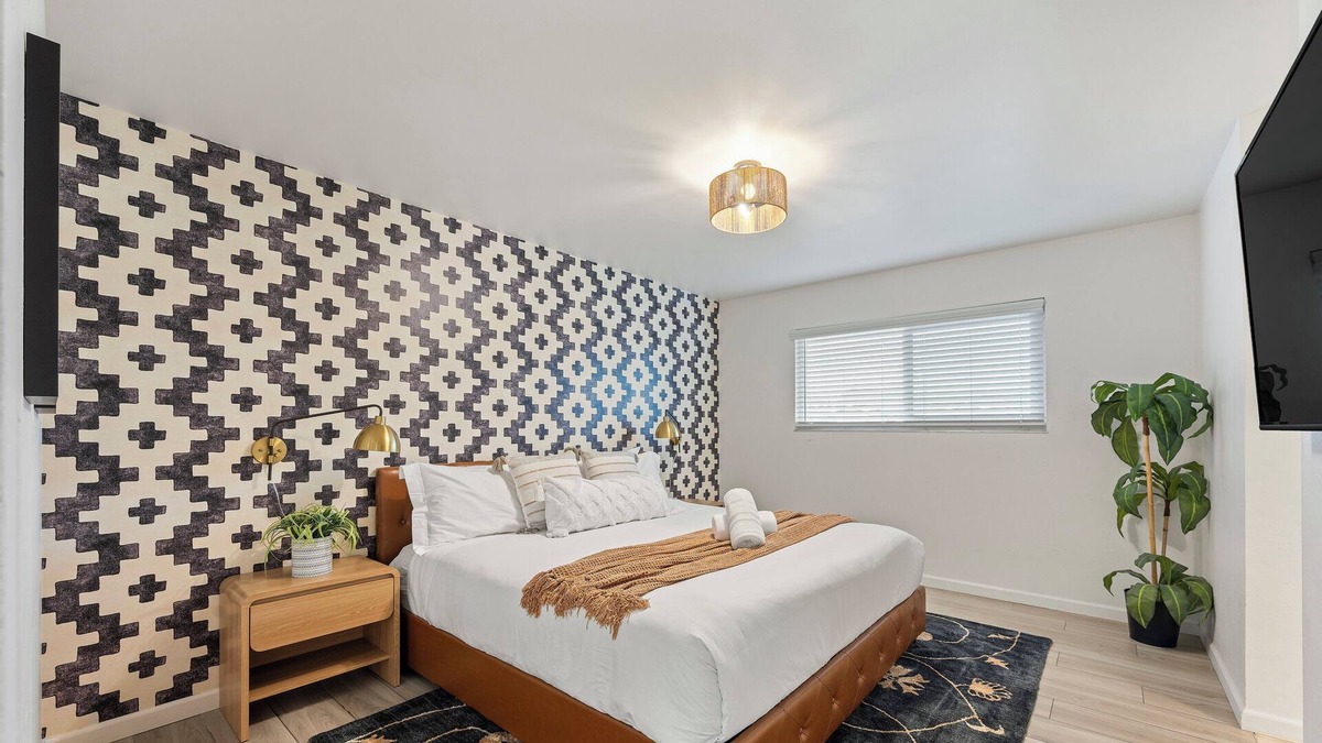 Hayward House | Peaceful Single Floor Home. BBALL Hoop . 4 TVs. Wifi. SF Bay Area