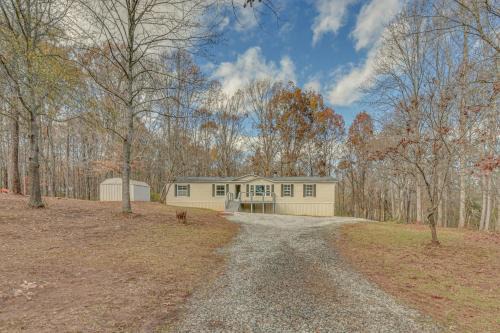 Six Mile House | Peaceful Six Mile Vacation Home with Fire Pit