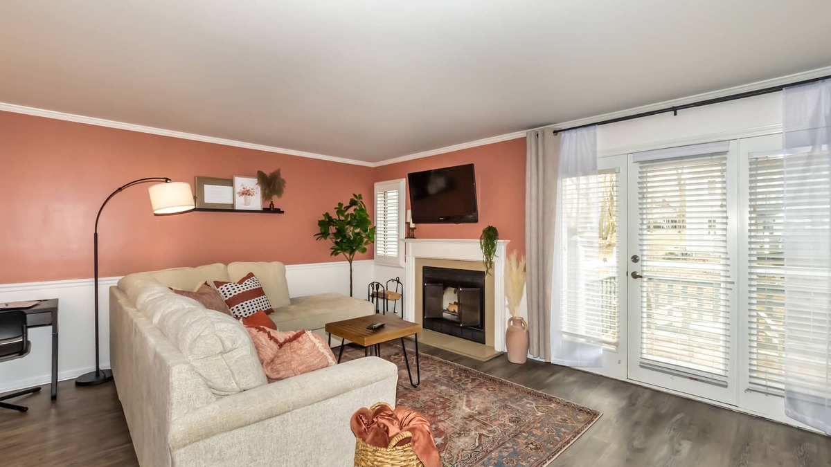 Norwich Villa | Peaceful Spa Villa Getaway - Hot Tub - 3 minutes to Mohegan Sun Casino