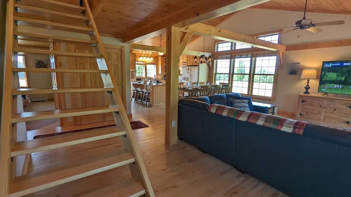 Palmyra House | Peaceful, Spacious Lodge with Golf & Sunset Views