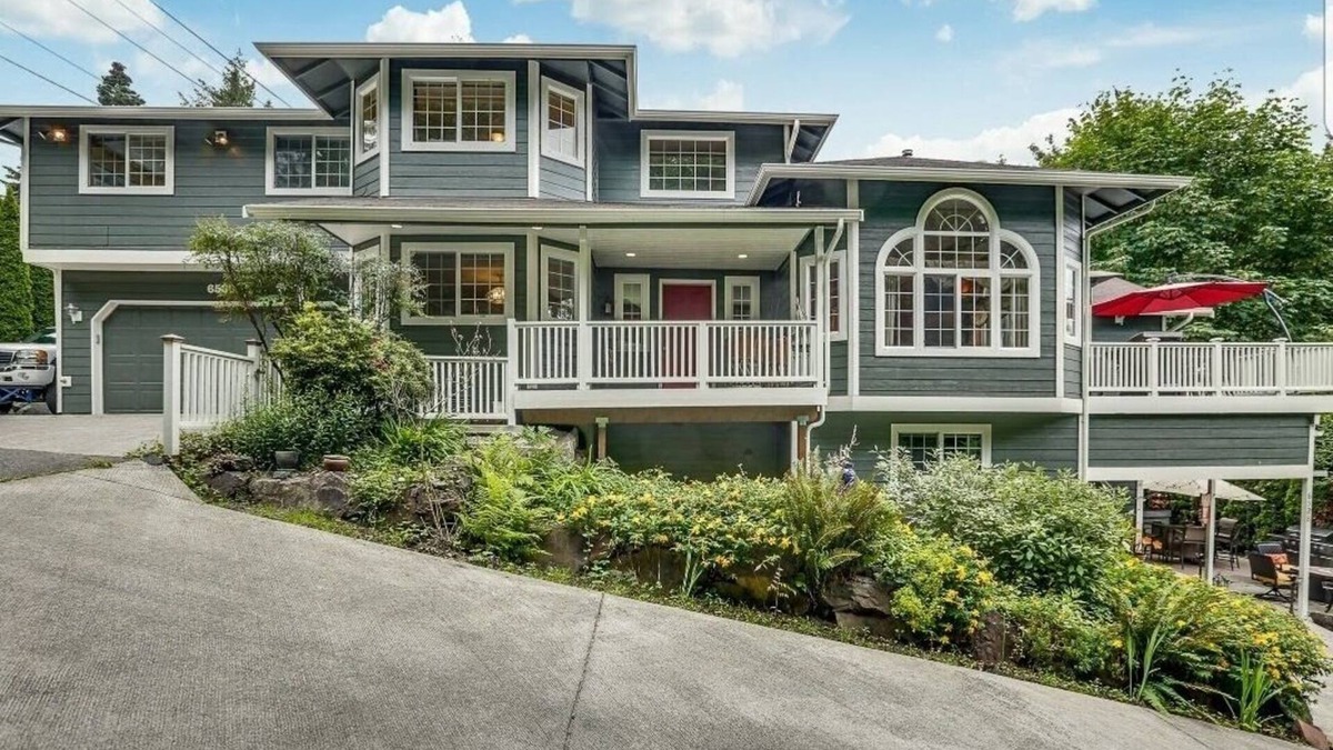 Kenmore House | Peaceful Spanish villa with hot tub.