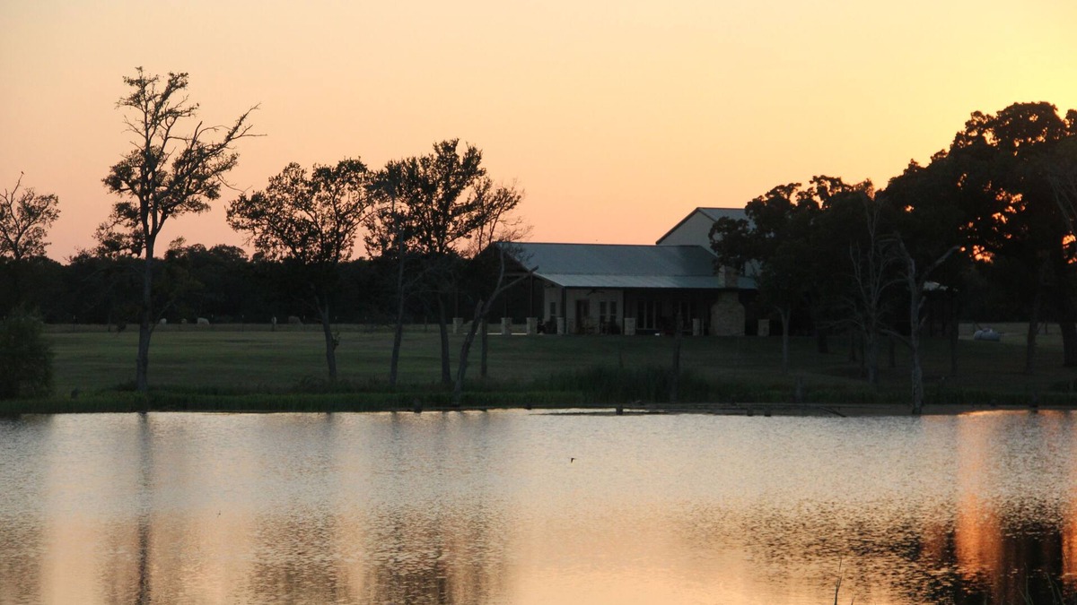 Groesbeck House | Peaceful stay at Baines Creek Ranch