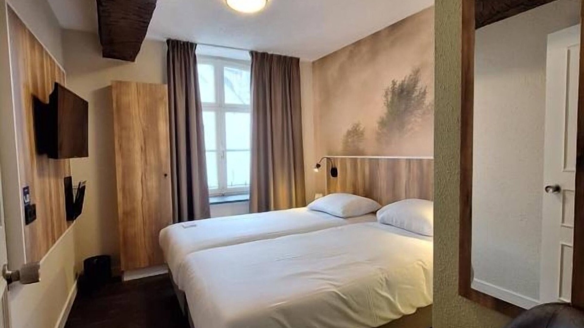 Thorn Hotel | Peaceful Stay in Thorn – Explore Cobblestone Streets, Historic Buildings