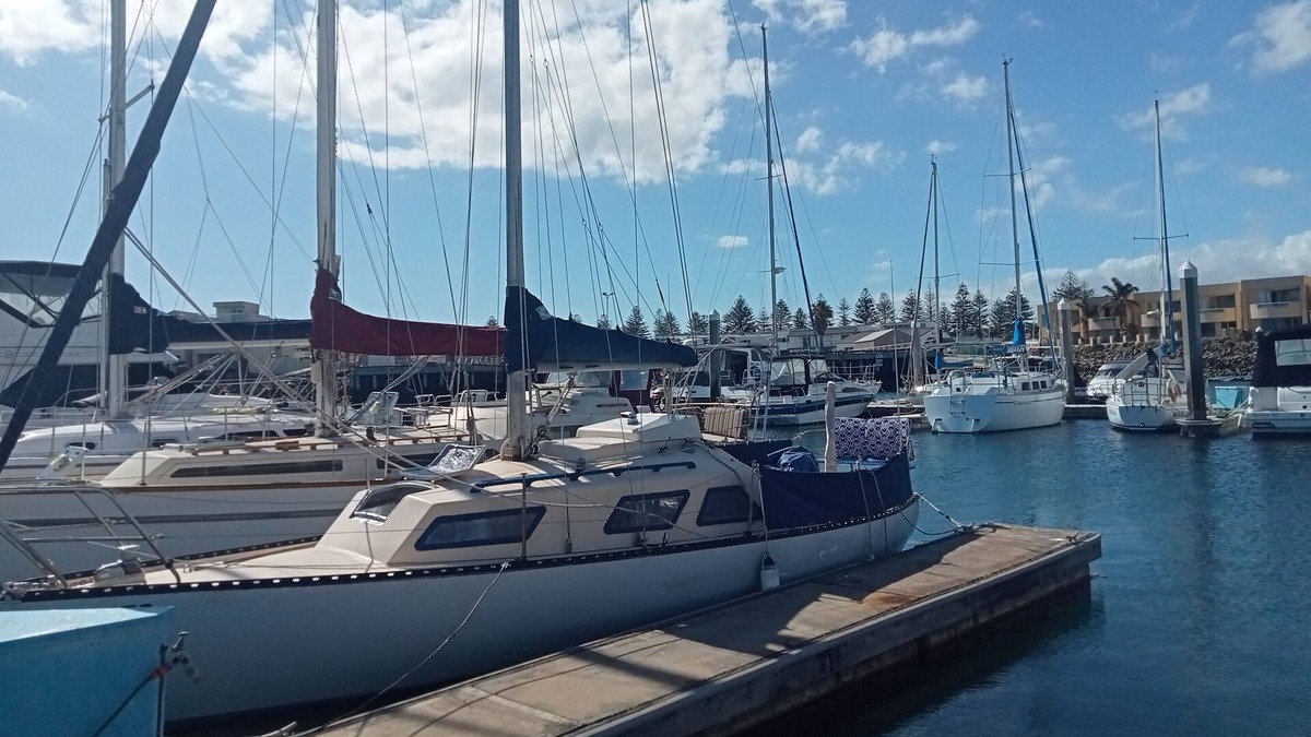 North Haven Boat Rental | Peaceful stay on little sailing boat in North Haven marina