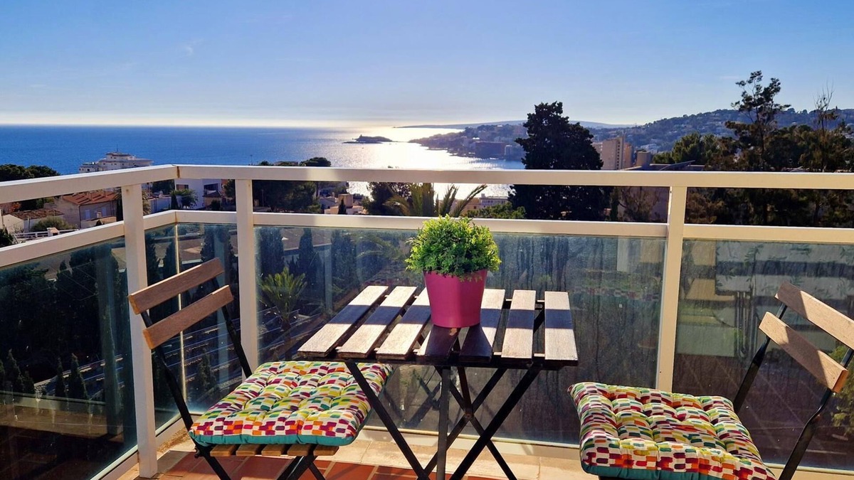 Calamayor Apartment | Peaceful Stay with Sea Views and Parking. 2 Bedroom Apartment in Cala Major