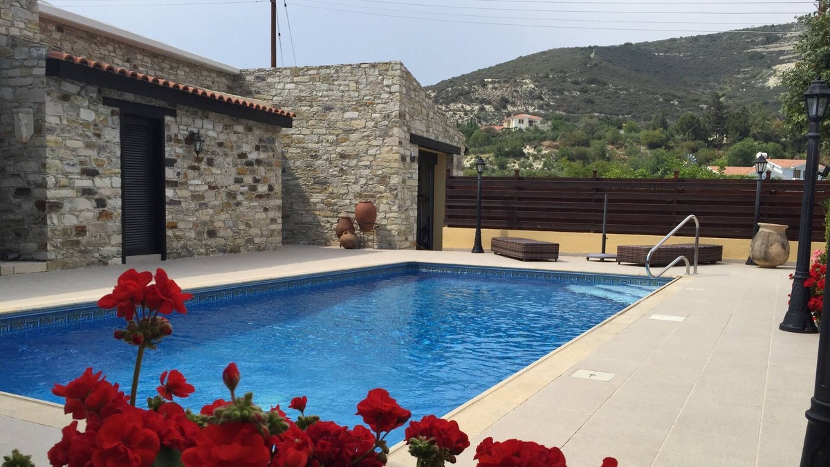 Kato Drys Cottage | Peaceful stone-built cottage at the edge of a beautiful, traditional village