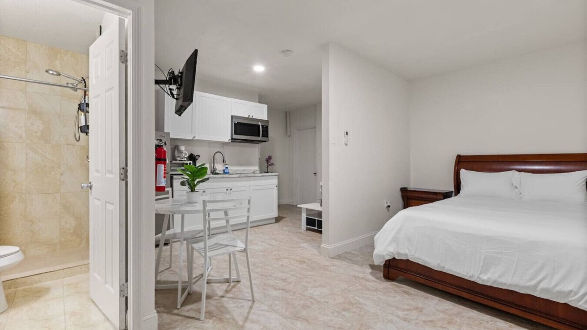 Orlando Apartment | Peaceful Studio in a Quiet Orlando Community