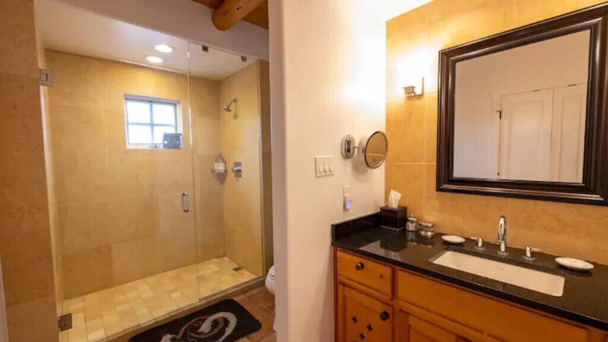 Ojo Caliente Hotel | Peaceful Suite in Desert Inn- Acoma Queen Room