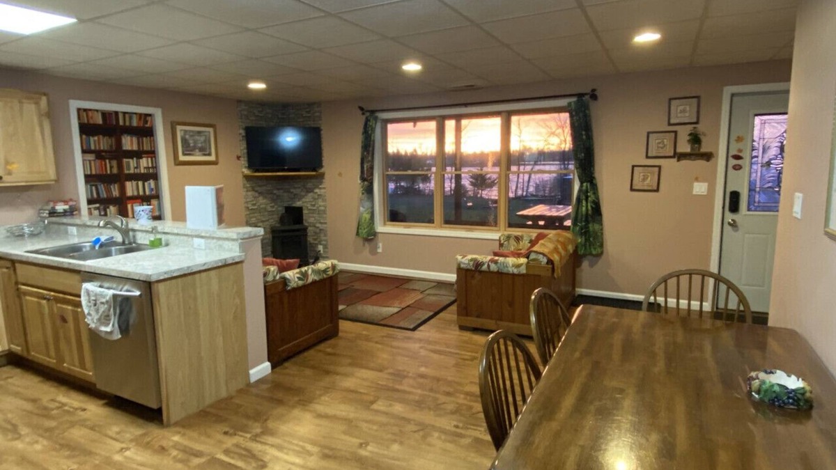 Lapeer Apartment | Peaceful Suite Lakefront Retreat