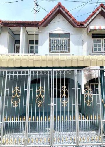 Mueang Samut Prakan District House | Peaceful Townhouse near BKK