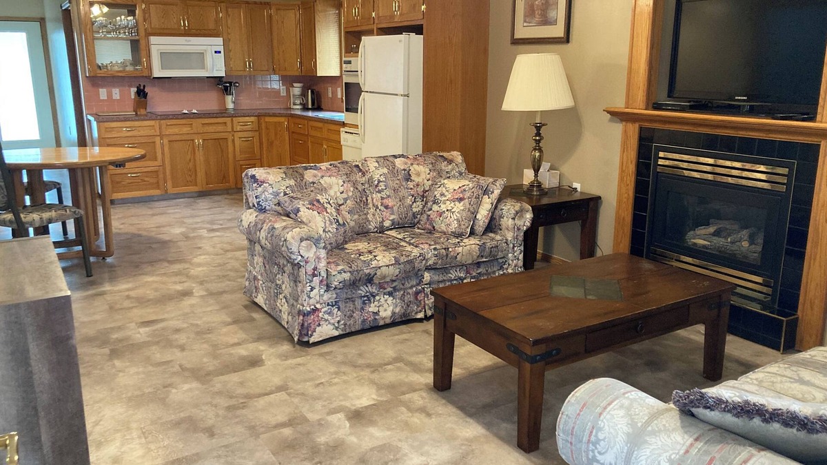 Sundre House | Peaceful Tranquility at Mama B’s!