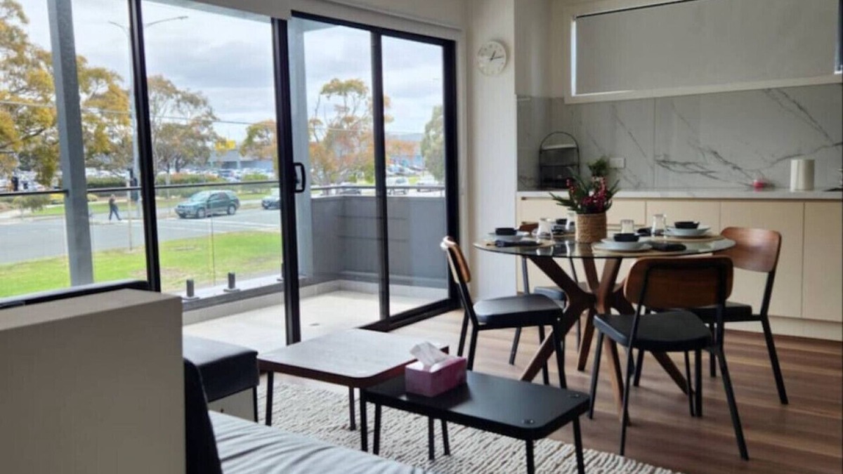 Corio Apartment | Peaceful urban 3brm retreat