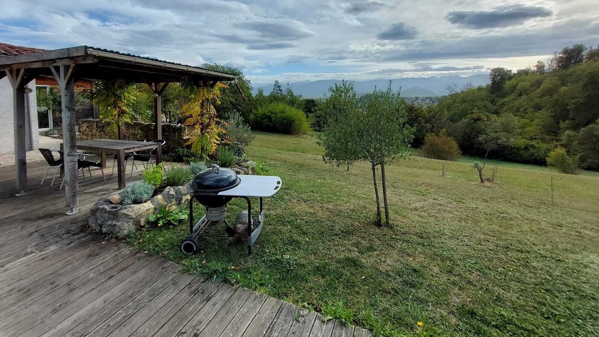 Salies-du-Salat Villa | Peaceful Villa and Gite with Spectacular Views and Pool.