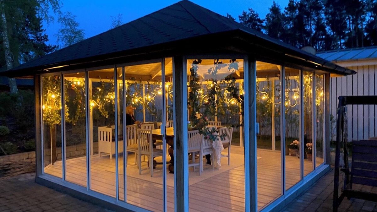 Borrby Villa | Peaceful Villa with Beach Access, Jacuzzi, Sauna, Outdoor Kitchen & Conservatory