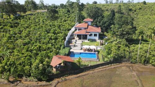 Ambalangoda Villa | Peaceful Villa with pool near Hikkaduwa