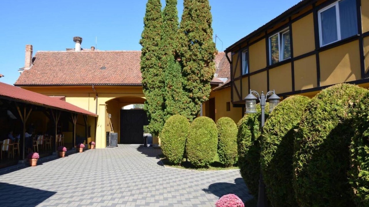 Vladeni House | Peaceful Village Stay at Transylvanian Nest – just minutes from Brașov