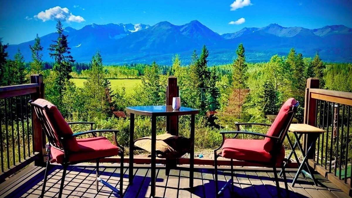Moricetown House | Peaceful w/Mountain Views. Walking trail to River beach.Nature and hobby farm