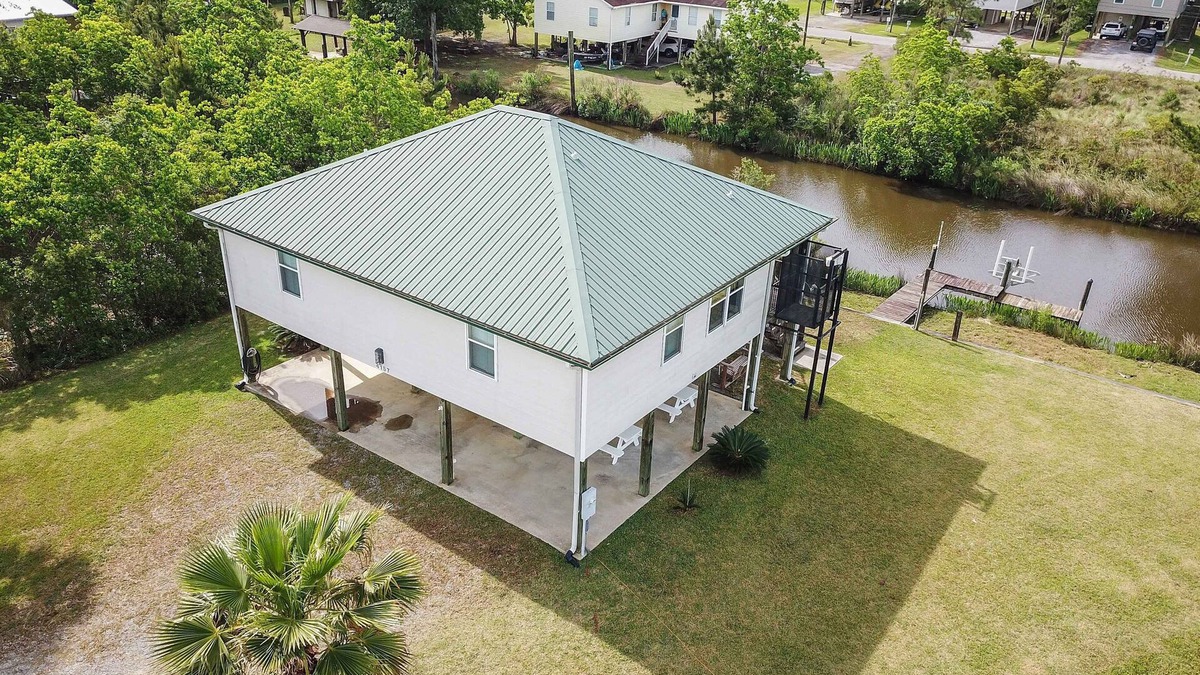 Shoreline Park House | Peaceful Waterfront Summer Escape! Sunshine, King Suite, Private Dock