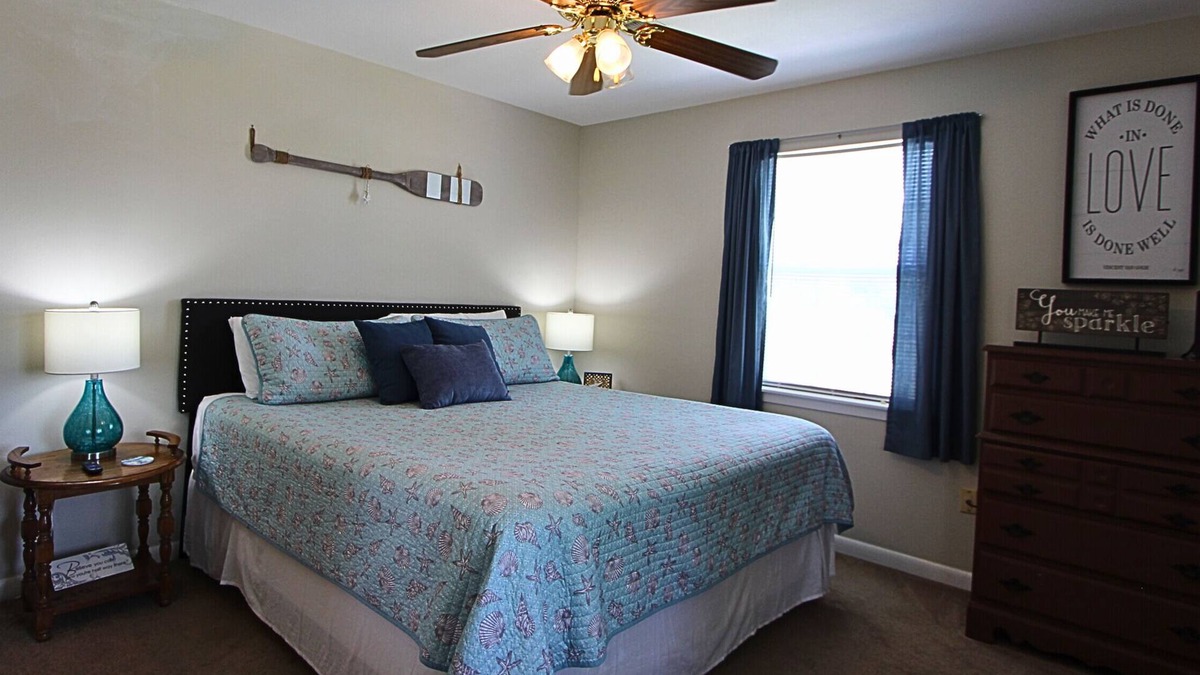 Shoreline Park House | Peaceful Waterfront Summer Escape! Private dock, 2 Kings