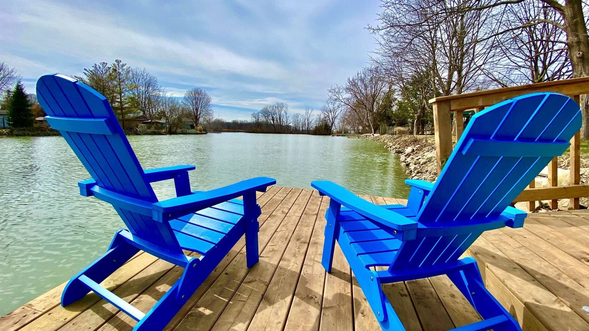 Kingsville Cottage | Peaceful waterfront cottage - fishing, kayaks, fire-pit, game room, near beach