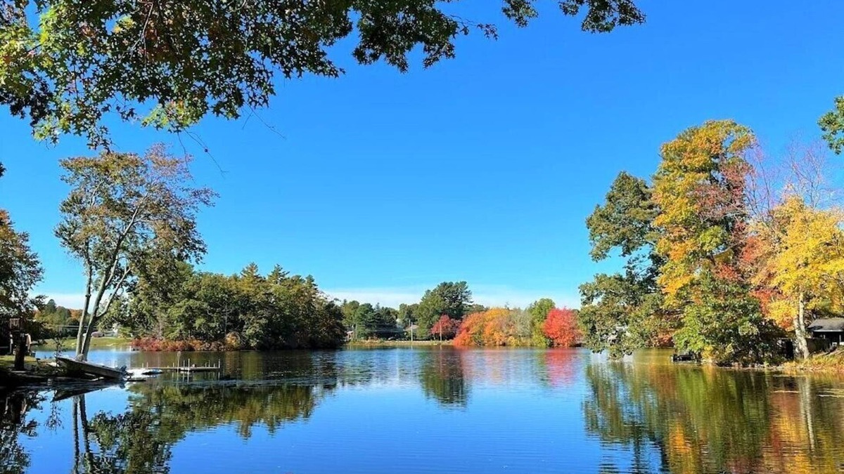 Jewett City Cottage | Peaceful WATERFRONT Cottage Near Mystic and Casinos