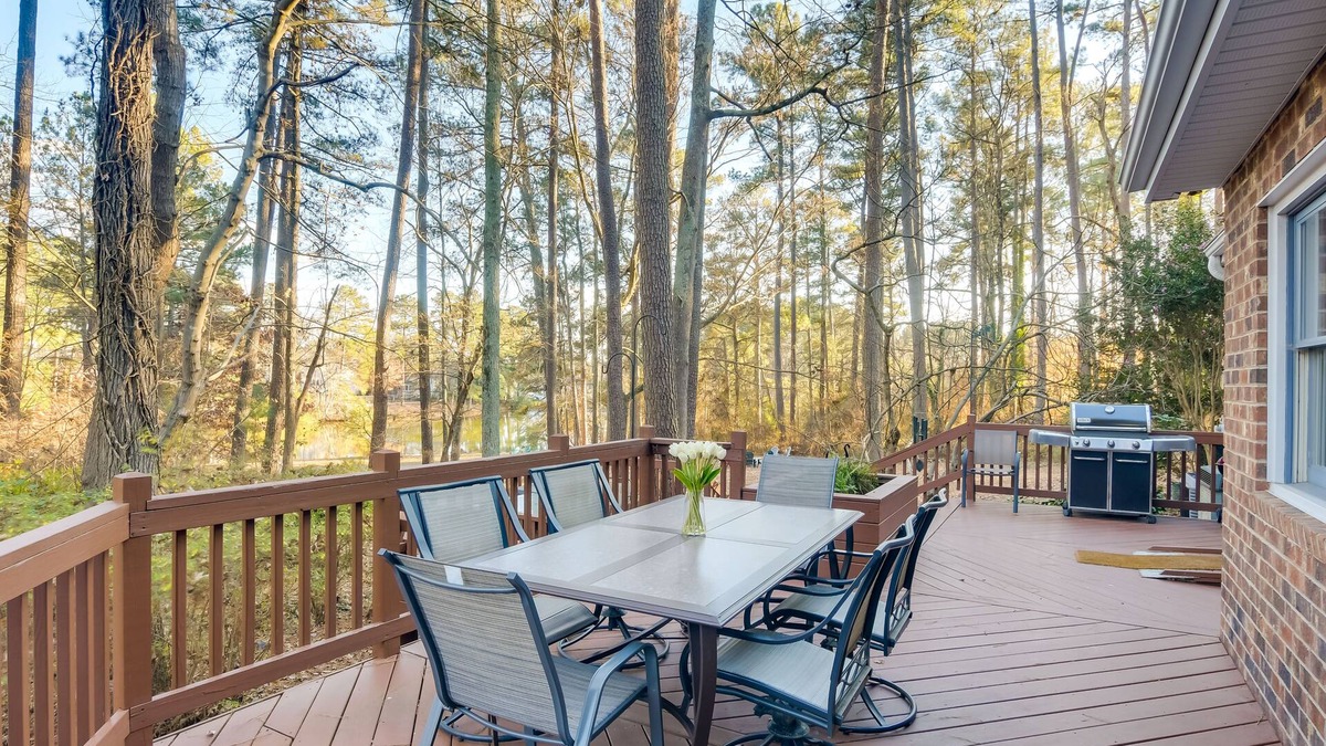 Durham House | Peaceful Waterfront Durham Retreat w/Huge Deck!