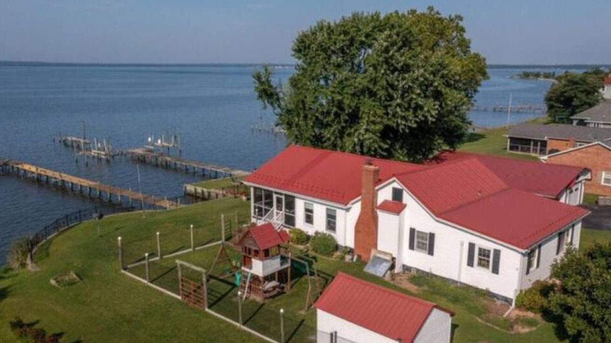 Newburg House | Peaceful waterfront home, 1-hour from DC